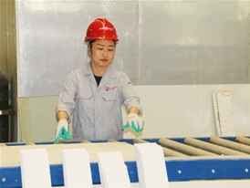 手工玻鎂巖棉板生產車間