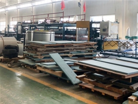 機(jī)制彩鋼板生產(chǎn)設(shè)備